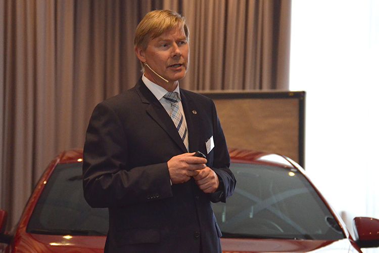 Serviceleiter Bernhard Plesker gab den Opel-Partnern einen Überblick über einige zentrale Aftersales-Programme des Herstellers. (Rehberg / »kfz-betrieb«)