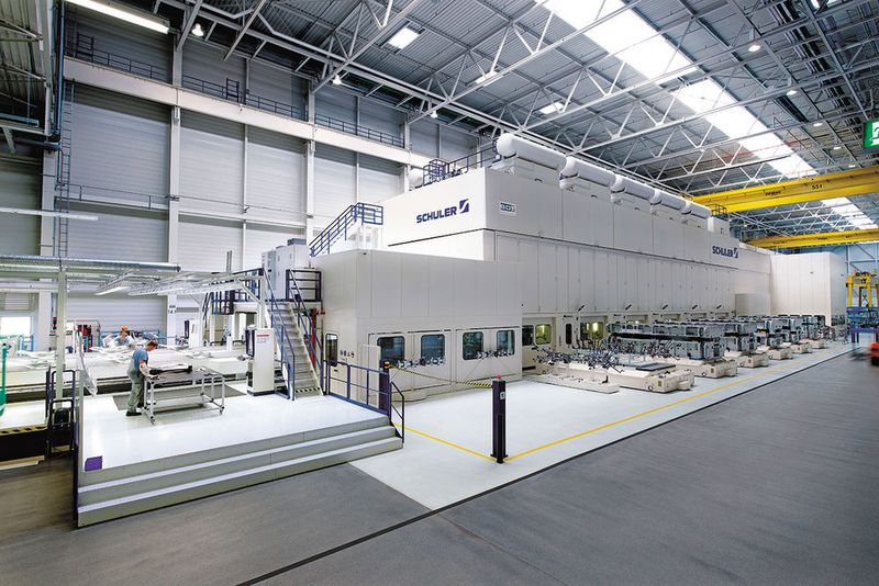 Schuler ist Technologieführer in der Umformtechnik und weltweit grösster Hersteller von Pressen. (Schuler)