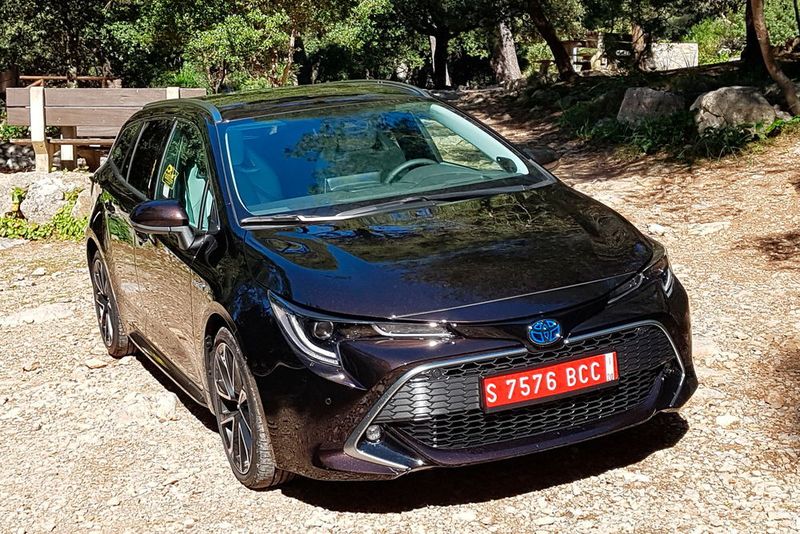 Üppiges Platzangebot: Im Visier hat Toyota mit dem Touring Sports vor allem die Fahrer des ausgelaufenen Avensis. (Mauritz/»kfz-betrieb«)