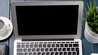 Der Digital Workplace wird den stationären Arbeitsplatz langsam aber sicher ablösen. (Bild: fotofabrika - stock.adobe.com)
