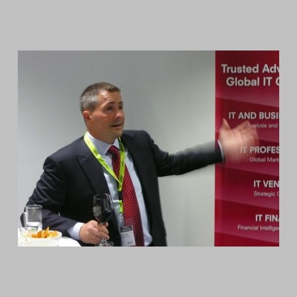 Ein agiler Autor, der mit der Digitalkamera kaum zu fassen ist: Steve Duplessie, Founder & Senior Analyst der Enterprise Strategy Group. (Archiv: Vogel Business Media)