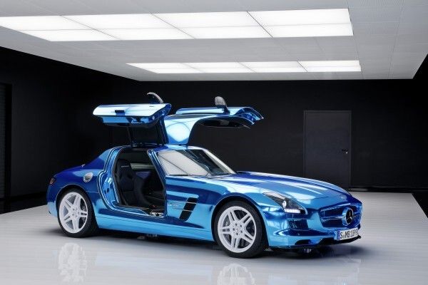 Der Mercedes-Benz SLS AMG Coupé Electric Drive - mit einer Gesamtleistung von 552 kW und einem maximalen Drehmoment von 1000 Nm der stärkste Elektro-Supersportwagen der Welt (Daimler AG)