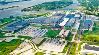 Das Werk von John Deere in Illinois. Hier und in weiteren US-Werken setzt das Unternehmnen auf LTE- und 5G-Campusnetze. (Bild: John Deere)