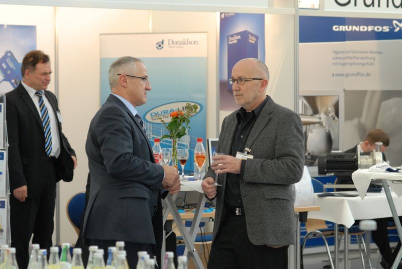 Impressionen vom Pumpen- und Schüttgutforum 2011.  Aktuelle Informationen zum PuS-Forum am 23./24. Oktober 2012: • Offizielle Seite • Gesamtprogramm (PDF) • Anmeldung (Bild: PROCESS)