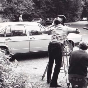 Nicht immer demollierten die Filmemacher alte Karren, sonder auch aktuelle Modelle.(Bild:  ARD/WDR)