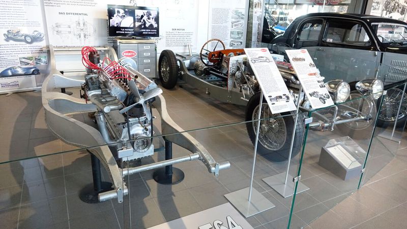 T64 Open Chassic: Das „Open Chassis“ mit Voll-Aluminiumrahmen des Bugatti Typ 64 war bisher im Depot des Musée National de l'Automobile im Elsass eingelagert. Das Museum Autovision ist stolzer Besitzer des passenden T-64-Motors, sodass sich durch das Zusammenfügen beider Bugatti-Komponenten nun die Möglichkeit ergab, endlich auch in Europa die Technik des T 64 in einer Ausstellung zu präsentieren. (Bild: Dominsky – VCG)
