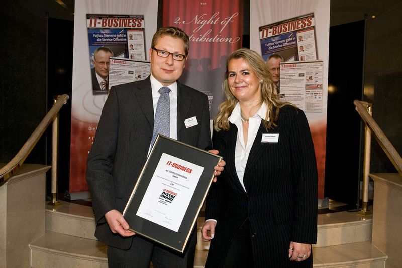 Dirk Parey von API bei der Überreichung des Qualified Awards in der Kategorie Broadliner. (Archiv: Vogel Business Media)