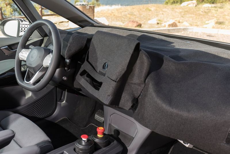 Auch aus dem Innenraum macht Volkswagen noch ein Geheimnis. (Bild: Volkswagen)