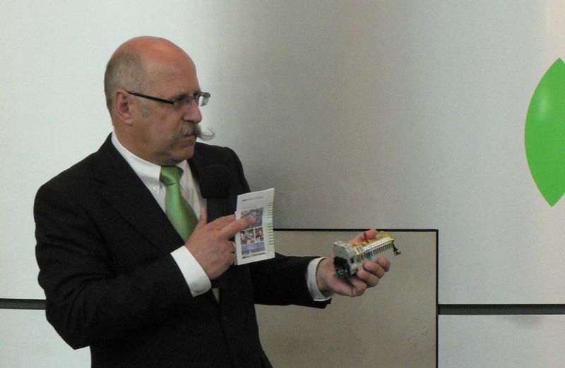 Rainer Schilkowsky, Projekt-Ansprechpartner bei Wieland, koordinierte die Aufgabe „Kasachstan“, so verbaute man Klemmleisten von Wieland  in allen Schaltschränken (Archiv: Vogel Business Media)