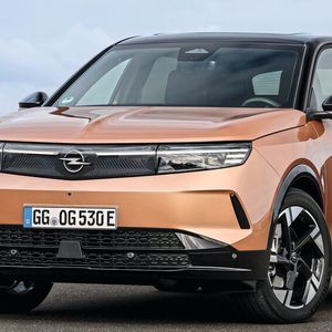 Die Basisversion des neuen Grandland kostet circa 2.000 Euro weniger als der billigste Tiguan von VW.(Bild:  Opel)
