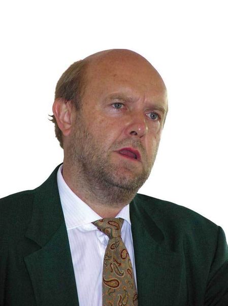 Axel Simer, 
Leiter des Bfai-Büros in Paris:  „Das französische Führungsverständnis basiert auf einer Hierarchie in Form der klassischen Pyra-
mide.“ (Archiv: Vogel Business Media)
