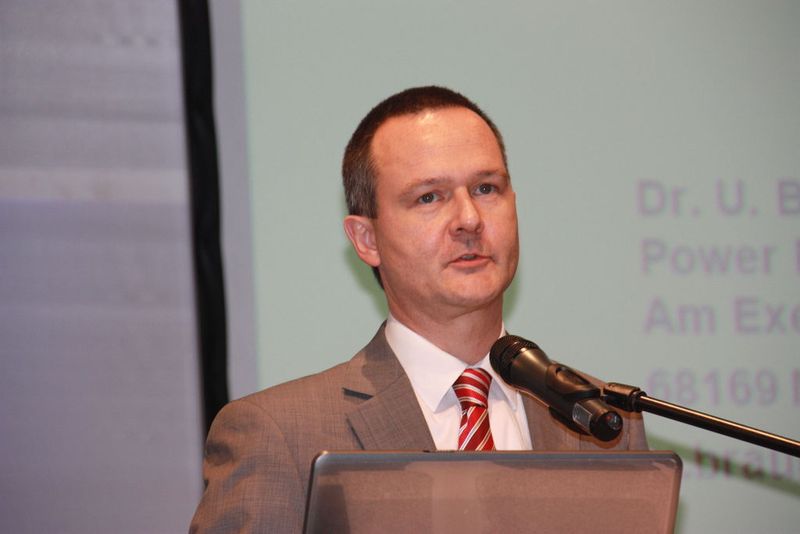 „Es muss eine Automatisierung der Endgeräte geben und einen Anreiz über spezielle Tarife, dann kann der Kunde das Smart Grid bequem handhaben“, sagte Dr. Uwe Braun, Vertriebsleiter Power Plus Communications.  (Bild: Itasse)