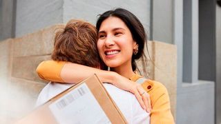 „Entdecke Deine Nachbarschaft“ könnte das Motto einer Kooperation zwischen DPD und Nebenan.de lauten. Dabei geht es im Grunde um die Erhöhung der Zustellquote von KEP-Dienstleistern beim ersten Zustellversuch. (Bild: DPD)