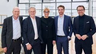 Dr. Reinhard Pfeiffer, Co-CEO der Messe München (v. l. ), Matthias Meierhofer, bvitg-Vorstandsvorsitzender, Dagmar Brandenstein, Geschäftsführerin des bvitg Service, Sascha Raddatz, bvitg-Hauptgeschäftsführer und Stefan Rummel, Co-CEO der Messe München. (Bild: FROMMEL fotodesign / Messe München)