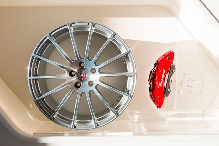 Der Schauraum wurde nach den aktuellen Maserati-CI-Richtlinien gestaltet. (Foto: Udo Geisler)