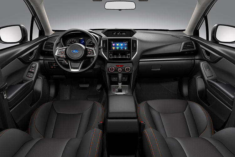 Dafür sind in der Mittelkonsole zwei Bildschirme eingebaut: Das Touchscreen-Infotainmentsystem mit bis zu acht Zoll Größe und Smartphone-Anbindung via Apple CarPlay und Android Auto. (Subaru)