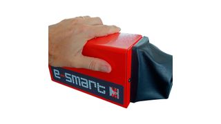 Dieser neuartige Nadelpräger von Sic Marking bringt seinen eigenen Controller gleich mit. (Sic Marking)