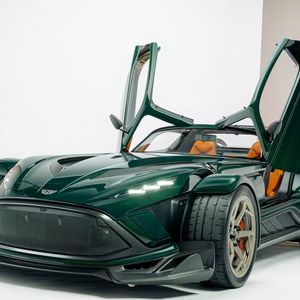 Die Seitentüren öffnen nach oben.(Bild:  Donkervoort)