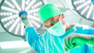 Der Technische Handel im DACH-Raum schöpft als Lieferant und findiger Fertiger sämtliche Möglichkeiten aus, um den Kampf gegen die Ausbreitung des Coronavirus zu unterstützen.  (Drägerwerk)