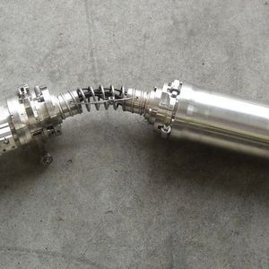 Der Prüfroboter hat acht Ultraschallaugen. Bild: Hradil