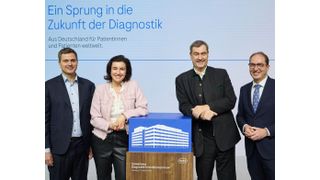 Einweihung des neuen Diagnostik-Innovationszentrum in Penzberg: v.l.n.r.: Dr. Thomas Schinecker (CEO der Roche-Gruppe), Dorothee Bär (Bundesforschungsministerin), Dr. Markus Söder (Bayerischer Ministerpräsident) und Alexander Dobrindt (Bundesinnenminister). (Bild: Roche)