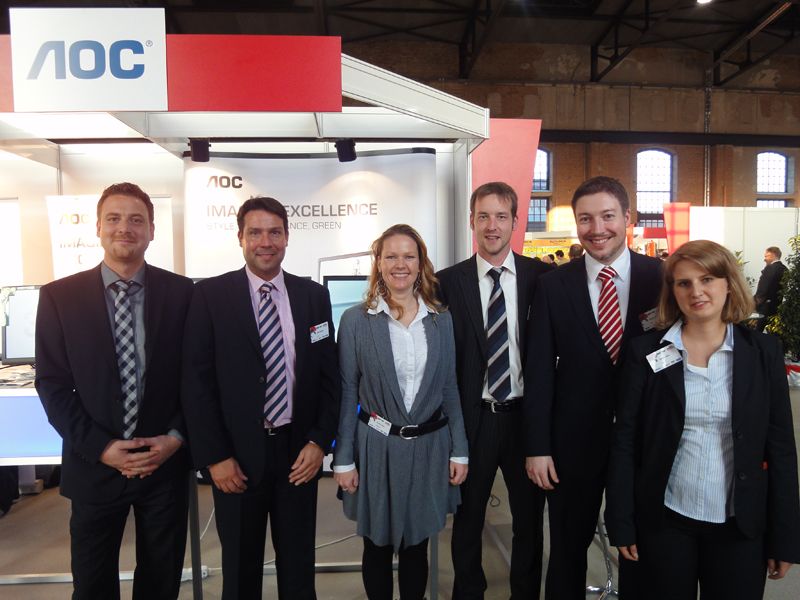 Stefan Sommer und Nabil Gharadel, AOC, Hannah Lamotte, IT-BUSINESS, Sebastian Niehues, Claas Reckmann, Melanie Baltes, AOC (v.l.) (Archiv: Vogel Business Media)