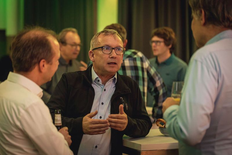 Unter dem Motto „Power of Electronics” versammelten wir am 18. und 19. Oktober 2022 sechs Elektronikkonferenzen in Würzburg: Entwicklerforum Leistungselektronik, DC/DC-Wandler-Tag, Schaltnetzteiletag, Batteriepraxis Forum, Praxisforum Elektrische Antriebstechnik und Cooling Days. Auch 2023 findet Power of Electronic statt. Merken Sie sich bereits jetzt den Termin vor: 17. bis 18. Oktober 2023.  (Bild: Stefan Bausewein )