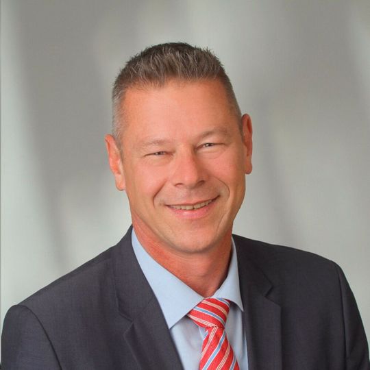 Andreas Rockenbauch: „Durch die Integration einer passenden Softwareplattform können Anwender notwendige Änderungen erkennen, ihre Auswirkungen verstehen und flexibler reagieren.“ (Bild:  Eaton)