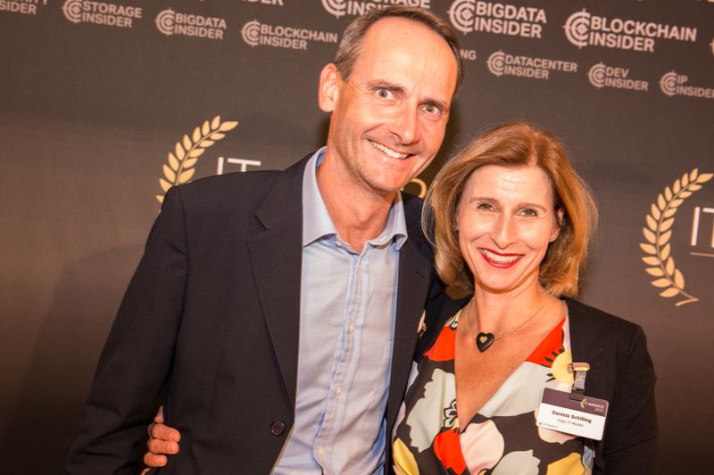 Man kennt sich: Daniela Schilling von Vogel IT-Medien mit Mathias Büttner von Citrix. (artful rooms / Vogel IT-Medien GmbH)