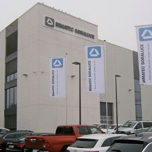 Hausmesse bei Bimatec Soraluce in Limburg an der Lahn: Über ein Dutzend Sorauce-Maschinen zeigten auf der Hausmesse Mitte November ihr Können. Zu den Highlights zählten das Vset-Rohteilmessystem sowie die Schwinungsdämpfungsfunktion DAS+.