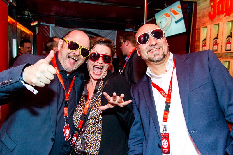 (v. l.) Frank Reimann, TP-Link, Agnes Pakowski, SanDisk  und Marcus Knickmeier, TP-Link sind lässig unterwegs. (Bild: SanDisk)