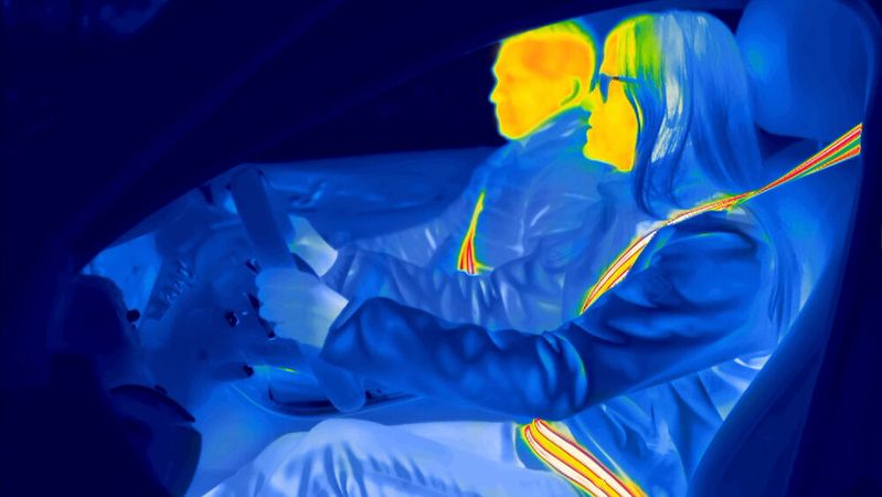 Der „Heat Belt 2.0“ von ZF Lifetec spart Energie, erhöht die Reichweite von E-Fahrzeugen und bringt gezielt Wärme direkt an den Körper.(Bild:  ZF LIFETEC)