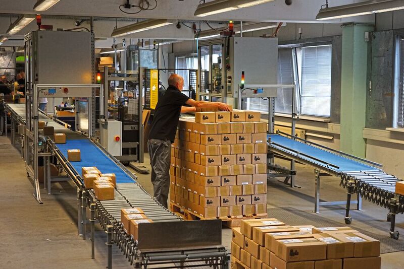 Das Warehouse-Execution-System „ZetesMedea“ kann die Auftrags- und Bestandsdaten mit dem ERP-System in Echtzeit austauschen und sämtliche Prozesse zwischen Wareneingang und Versand steuern. (Bild: Zetes)