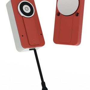 Der elektromagnetische Sicherheitsschalter 440G-EZ von Rockwell verwendet eine magnetische Verriegelungsfunktion (Power-to-Lock, PTL), die die Stabilität der Tür erhöht und Fehlausrichtungen ebenso wie Fehlauslösungen reduziert. 