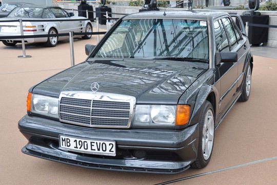 Den 190 E 2,5 16V Evolution 2 aus dem Jahr 1990 von Mercedes-Benz nannte man damals aufgrund des hohen Flügels „Hirschkäfer“. Das Modell war bereits kurz nach Produktionsbeginn im Februar ausverkauft. (Archiv: Vogel Business Media)