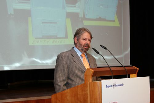Dr. Frieder Paasche erklärte, wie Toyota sein Produktionssystem versteht – und damit auch die Grundprinzipien eines einfachen, flexiblen und kosteneffizienten Materialflusses in Produktion und Logistik. (Archiv: Vogel Business Media)