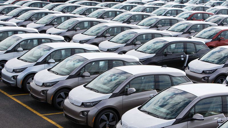 In Deutschland sind immer mehr Pkw zugelassen, der Bestand wächst aber nur noch langsam.(Bild:  BMW)