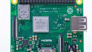 Der Raspberry Pi Modell A+ ist endlich in einer Neuauflage erschienen, nachdem es lange vergriffen war. Wie auch das Vorgängermodell Raspberry Pi 3 Model A+ handelt es sich um eine günstigere, leicht abgespeckte Version des Modell B+. (element 14)