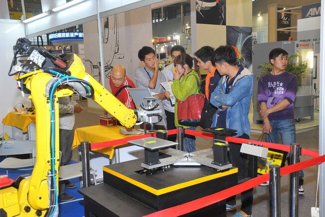 ... ebenso Automation für Werkzeugmaschinen ... (Bild: AMB China)