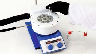 The Frosyn can be used with either a set of standard insets for round bottom flasks from 50 to 500 ml, or with custom manufactured reaction vial holding plates. (Asynt)