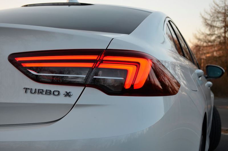 Die Topmotorisierung zum Start – der 2-Liter-Turbobenziner – kommt mit Allrad. (Rehberg / »kfz-betrieb«)