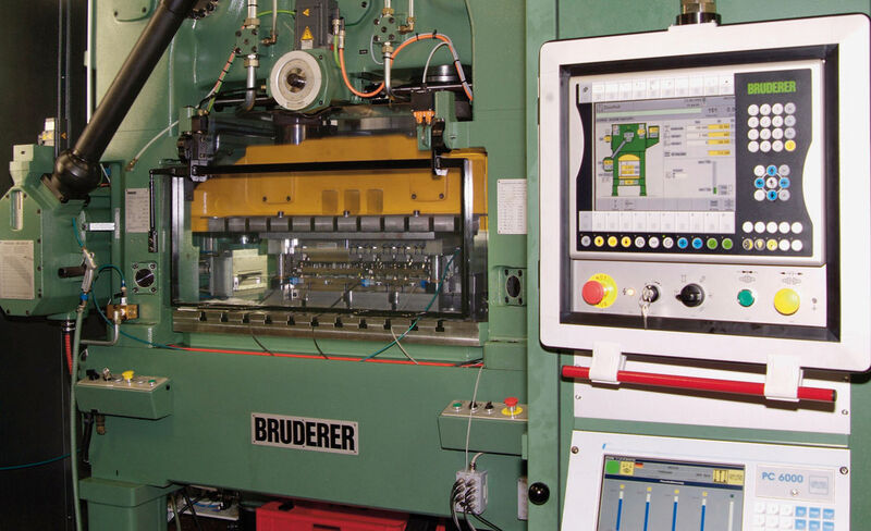 Mit dem neuen 800 kN-Stanzautomat von Bruderer hat Dawedeit jüngst das Leistungsspektrum im Folgeverbund-Bereich nach oben erweitert. (Archiv: Vogel Business Media)
