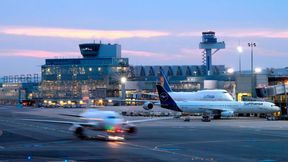 Vor allem internationale Drehkreuze wie der Flughafen Frankfurt stoßen in Spitzenzeiten an ihre Kapazitätsgrenzen. (Bild: Fraport AG)