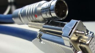 Diese Kabelverbindung ist aufgrund der Kabel- und Steckverbinderwahl ideal zur Übertragung von Daten im mobilen Einsatz geeignet. (Hellwig)