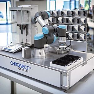 Abb.1: Mit Chronect Quantos kann eine vollautomatische Pulverdosierung durchgeführt werden.