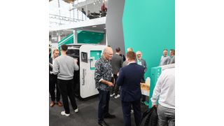 At Fakuma 2024, a Freeformer 750-3X and a TiQ 2 demonstrated the advantages of industrial additive manufacturing for injection moulding companies. One of the applications on show was the cost-effective, fast and customised production of mould inserts and grippers. (Source: Arburg)
