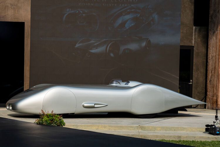 Der Einsitzer ist eine Hommage an den erfolgreichen Rekordwagen W 125 von 1937. (Bild: Daimler)