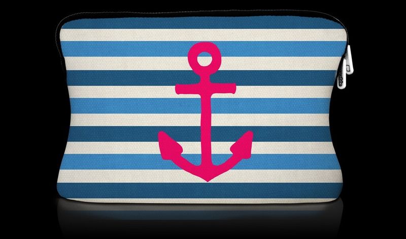 Laptop-Tasche im Marine-Look (Bild: Trekstor)