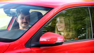 Das CAR-Institut rechnet damit, dass der Wunsch nach einem eigenen Auto bei jüngeren Menschen steigt. (Bild: sp-x)