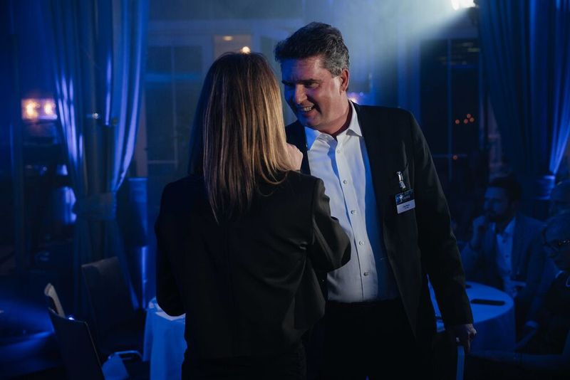 Jörg Steins von LEW TelNet, ist bereit für den zweiten Teil der Veranstaltung. (Bild: Manuel Emme Fotografie)